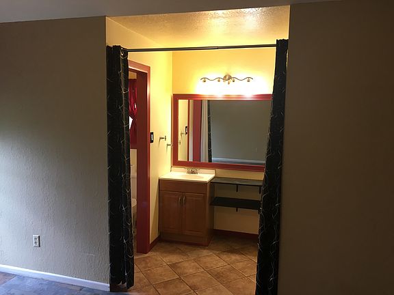 4th image of 3766 Auburn Dr