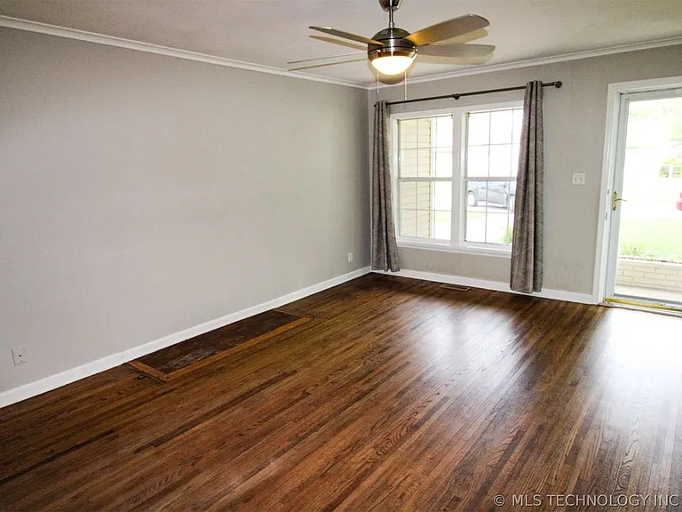 5510 S Owasso Ave — Photo 3