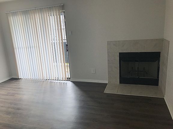 5th image of 2315 Fair Oaks Dr APT 1097