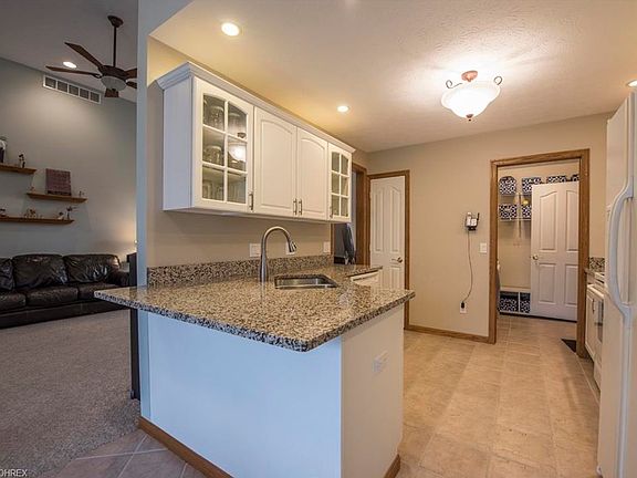 3rd image of 24270 Briarpatch Dr