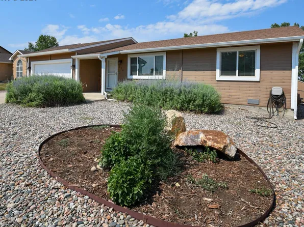 216 S Caddoa Dr, Pueblo West, CO 81007