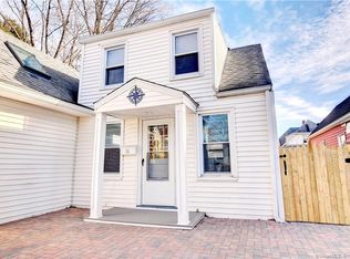 26 Willow St, Milford, CT 06460