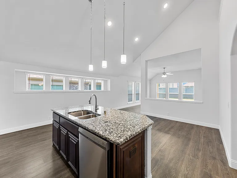 7404 Hawthorne Way — Photo 14
