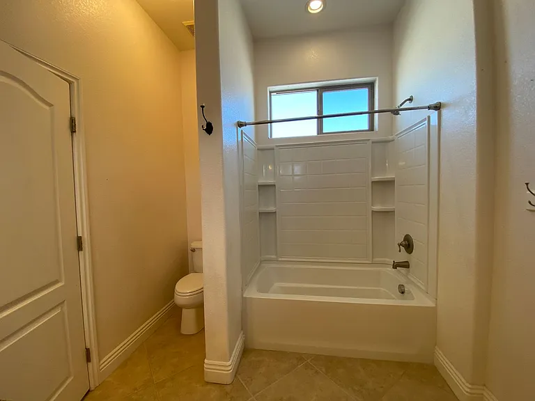 3611 Oakleaf Ave — Photo 54