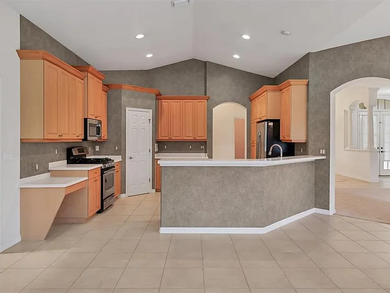4920 Old Oakleaf Dr — Photo 12