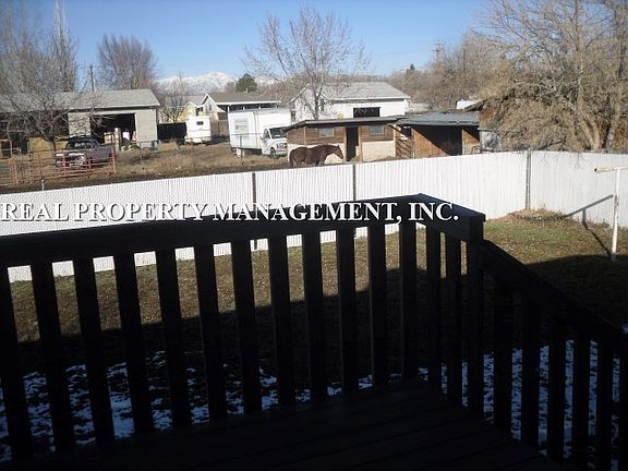 1054 deck & back yard_06232016