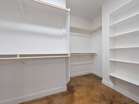 3rd image of 2409 Sloan Cir #B