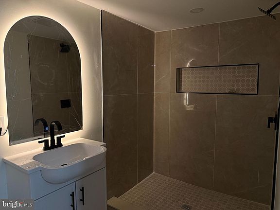 4th image of 12457 Barbary Rd