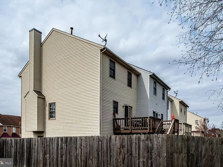 200 Barrie Pl — Photo 45
