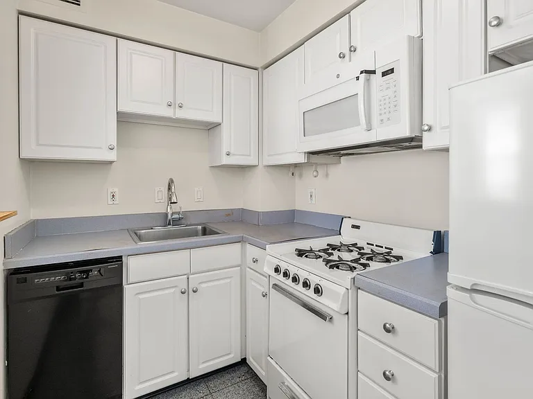 21 Bowdoin St #2C — Photo 3