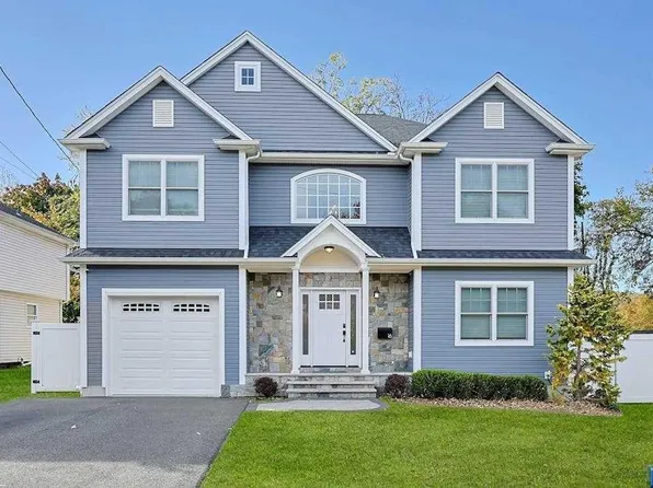 16 Avenue A, Mahwah, NJ 07430
