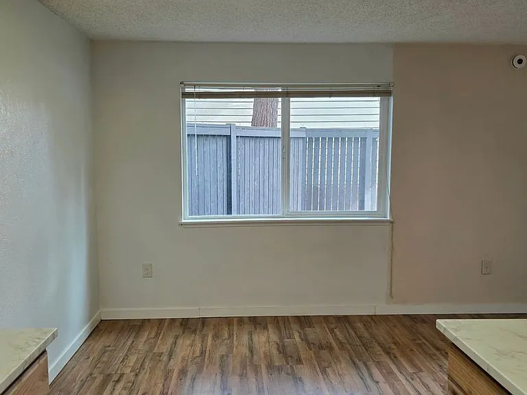 1150 Sunset Blvd NE #116 — Photo 17