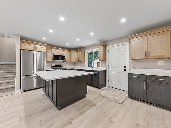 2nd image of 756 Westwind Dr