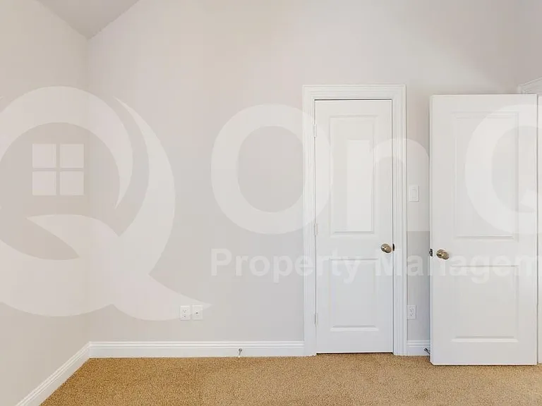 8407 Cornerstone Dr — Photo 12