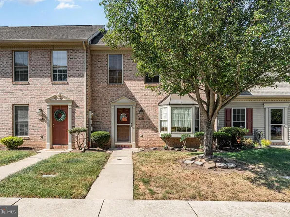 401 Stonehedge Ln, Mechanicsburg, PA 17055