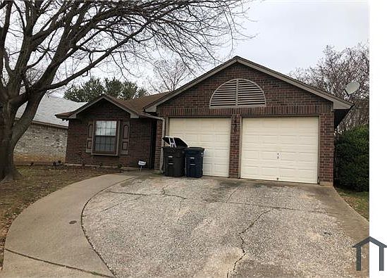 1st image of 1420 Lincolnshire Way