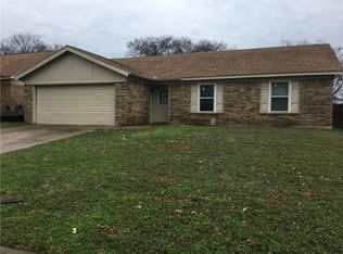 1228 Steinburg Ln, Fort Worth, TX 76134