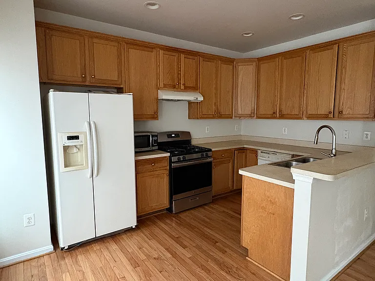 11430 Grandview Ave — Photo 5