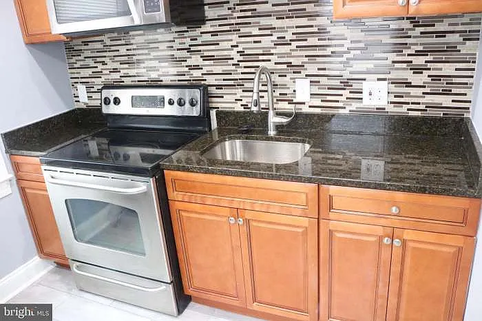 8526 Engleside St — Photo 10