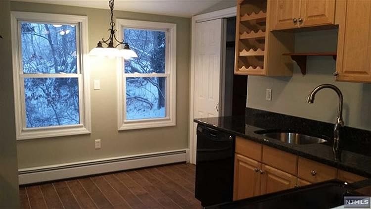 2nd image of 141 Canyon Rd