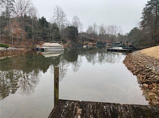 203 Chartwell Point Rd, Seneca, SC 29672