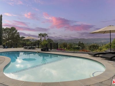 23251 Aetna St, Woodland Hills, CA, 91367