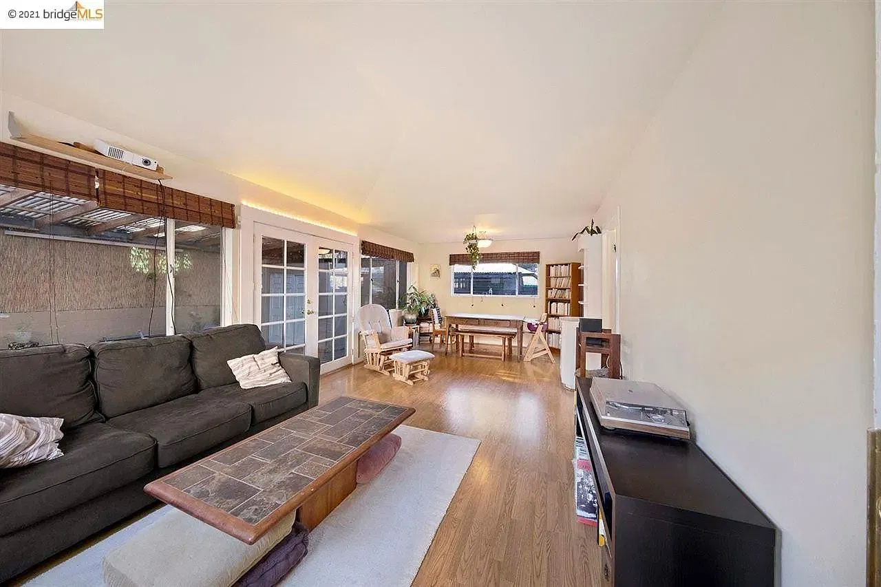 2 bed, $2,675 — Photo 3