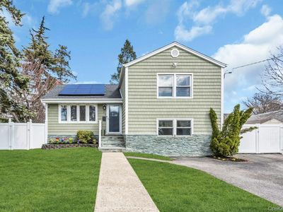 25 Young Street, West Babylon, NY, 11704