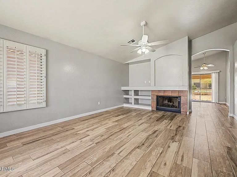 905 E Potter Dr — Photo 5