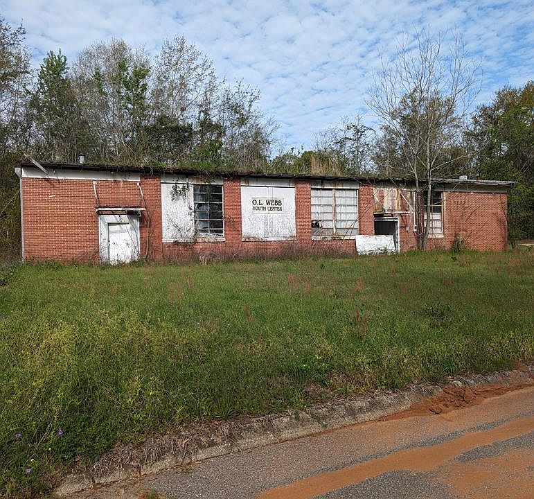 1st image of 501 N Ollie Glass Ave