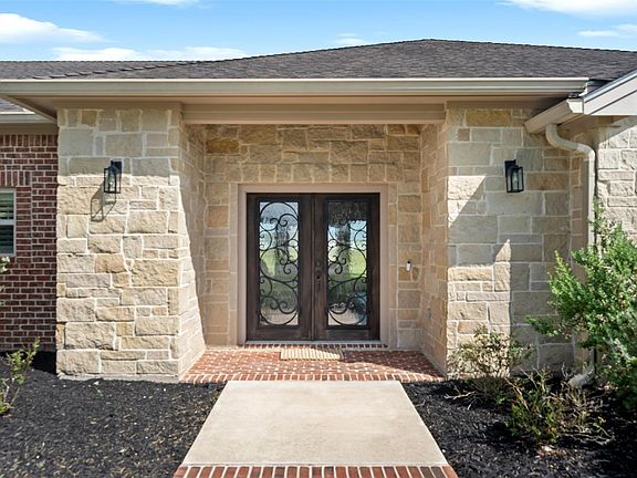 3rd image of 135 Wellspring Blvd