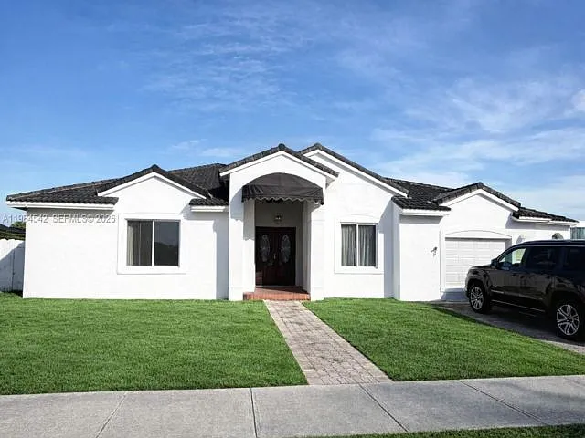 18121 SW 152nd Ct — Photo 1