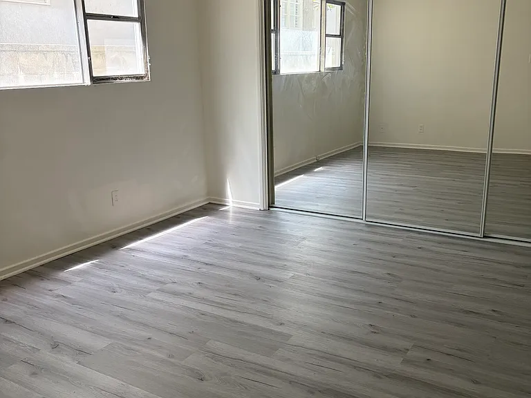 329 California Ave #5 — Photo 4