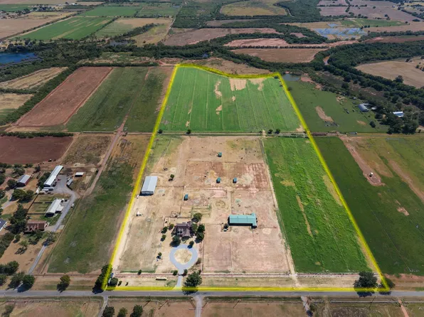 2991 Bell Rd S, Iowa Park, TX 76367