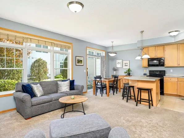 2140 Village Trl, Mound, MN 55364