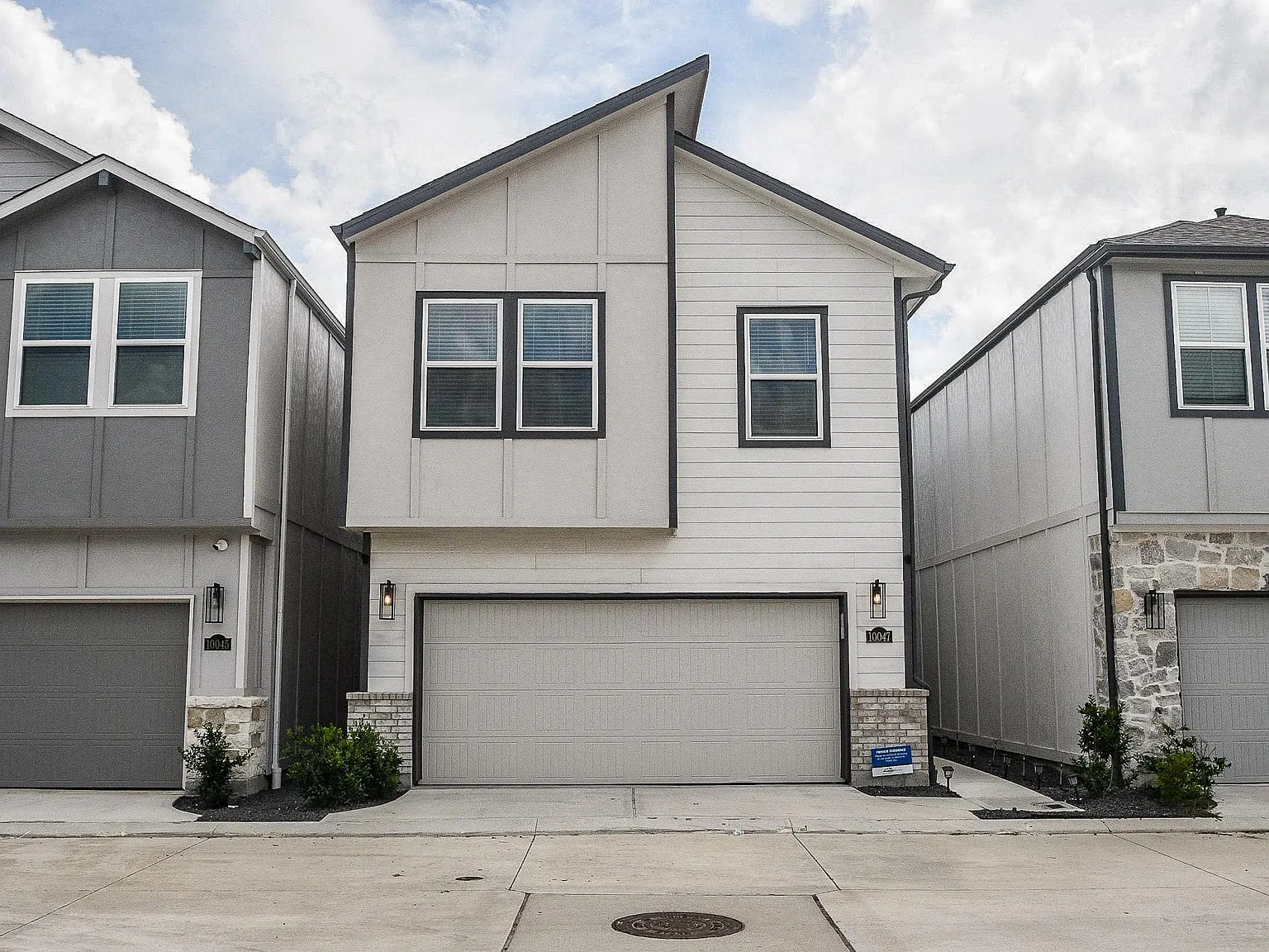 3 bed, 2.5 bath, 1923 sqft, $2,700 — Photo 3