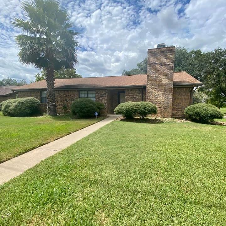 1st image of 4902 Magnolia Ln