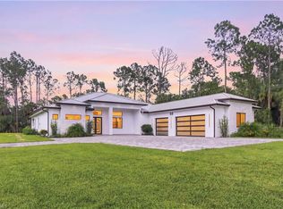 98 10th St NE, Naples, FL 34120