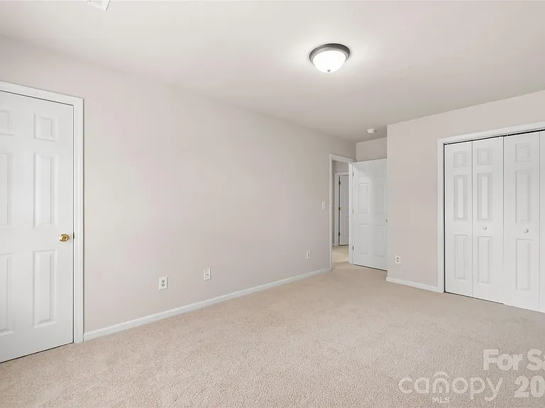 4506 Christenbury Hills Ln — Photo 10