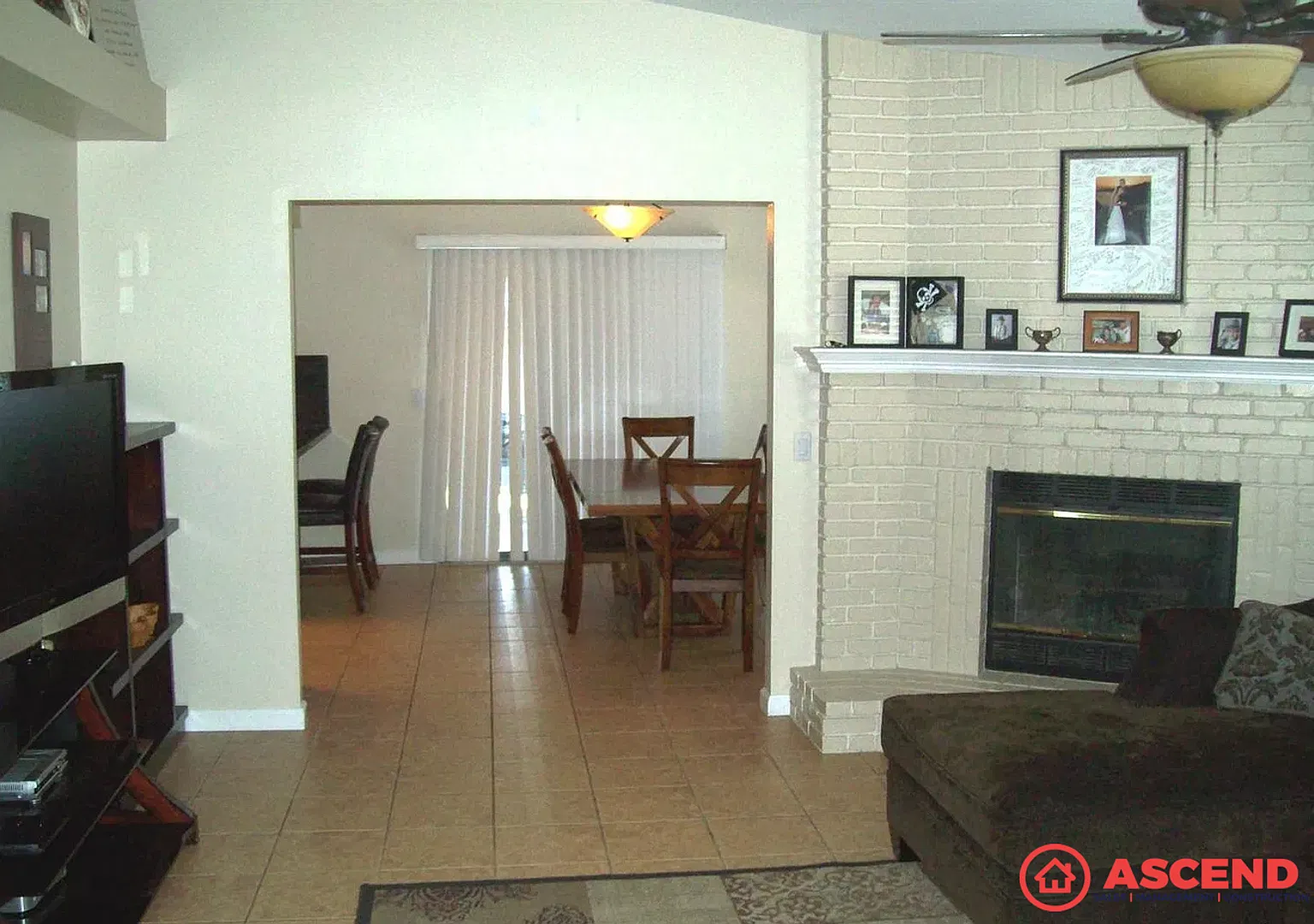 Spacious 4BD/1.5BA Home in Bakersfield's 93311, Washer/Dryer Hookups & Fully Equipped Kitchen! — Photo 4
