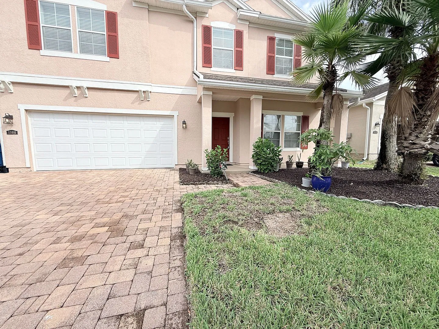 Spacious 4BR Home with Office, Loft & Lawn Care Included! — Photo 2
