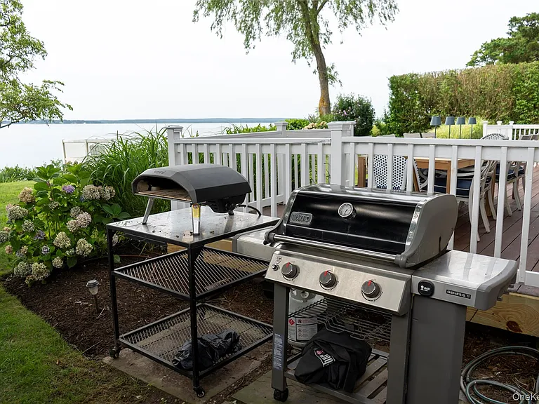 1429 Peconic Bay Blvd — Photo 28