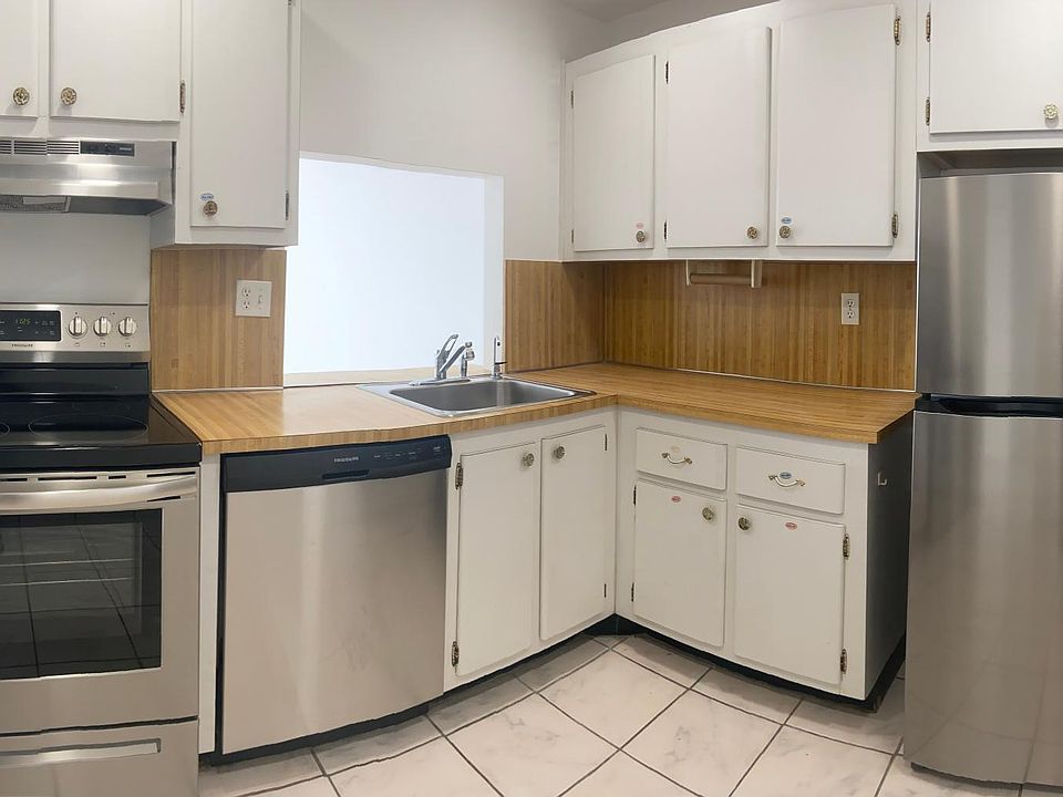 1st image of 16751 NE 9th Ave APT 402