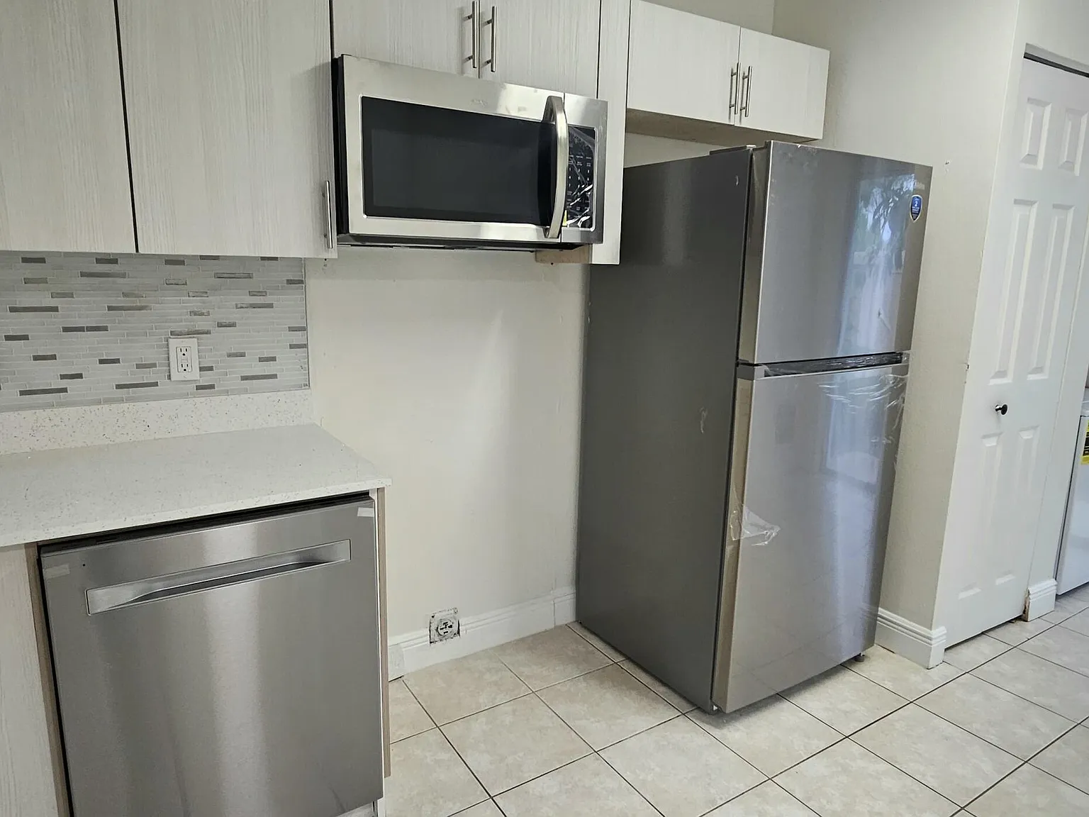2 bed, 2.0 bath, 883 sqft, $1,950 — Photo 4