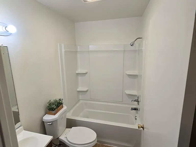 6924 Vesper Ave — Photo 11