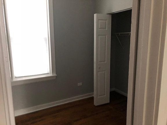 5th image of 1215 N Washtenaw Ave #3