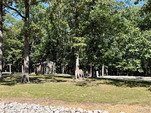 1002 Port Perry Dr, Perryville, MO 63775