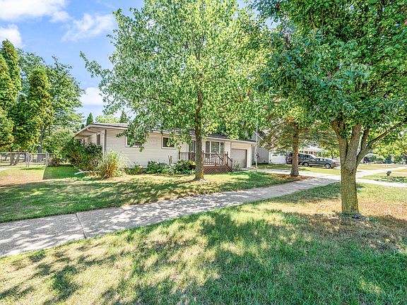 4th image of 623 Lilac Ave