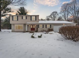 10833 Hibner Rd, Hartland, MI 48353