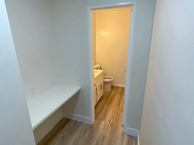3942 Stevely Ave — Photo 11